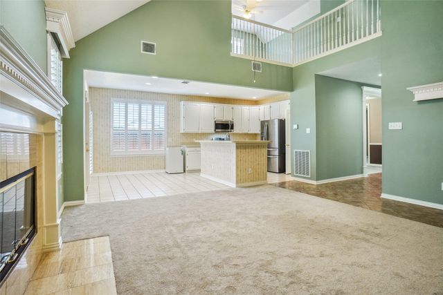 448 Shade Tree Circle, Hurst, TX 76054