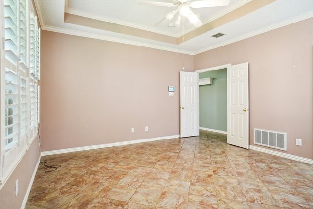 448 Shade Tree Circle, Hurst, TX 76054