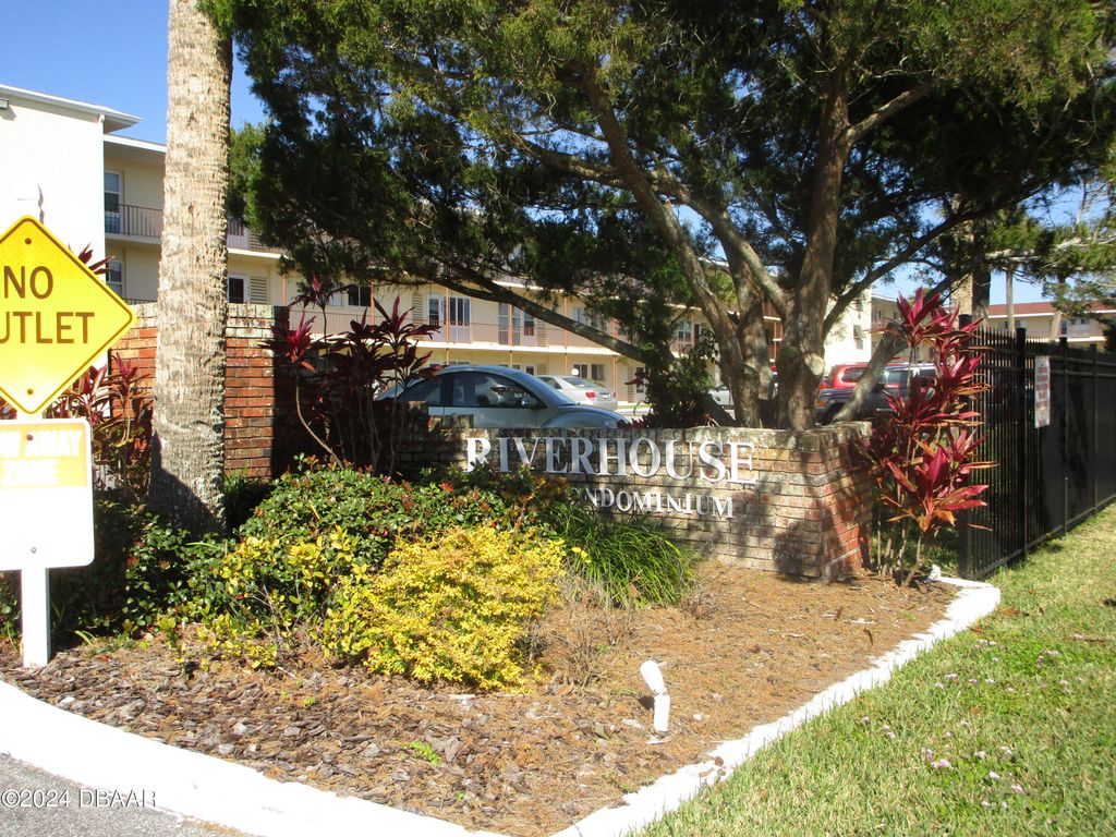 715 S Beach St Apt 311D, Daytona Beach, FL 32114