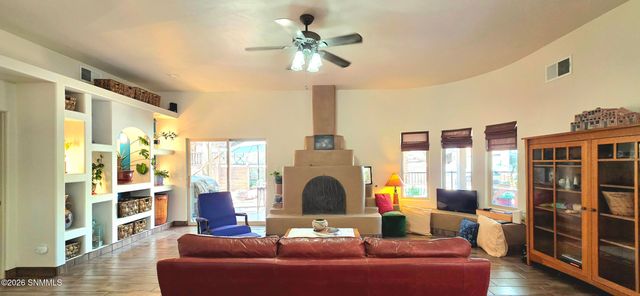 2011 Desert Springs Court, Las Cruces, NM 88011