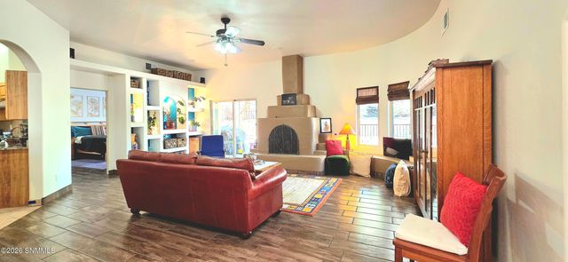2011 Desert Springs Court, Las Cruces, NM 88011