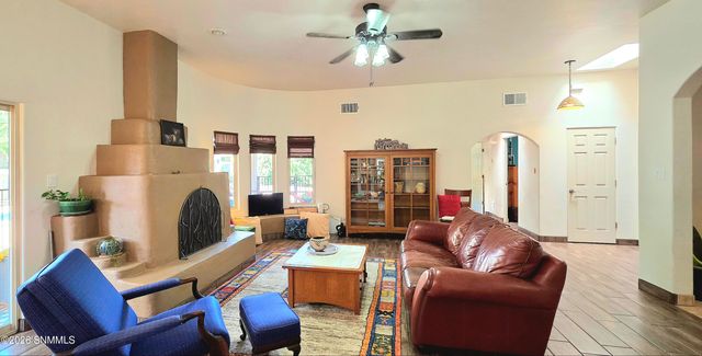 2011 Desert Springs Court, Las Cruces, NM 88011