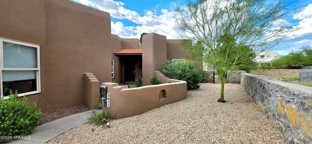 2011 Desert Springs Court, Las Cruces, NM 88011
