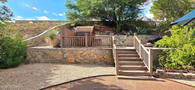 2011 Desert Springs Court, Las Cruces, NM 88011
