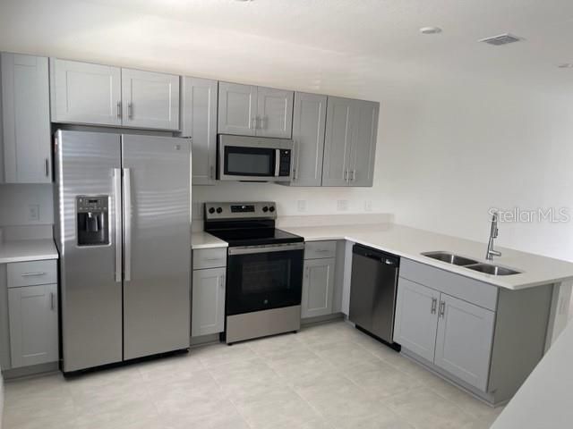 3158 SKYLINE LOOP, Kissimmee, FL 34758