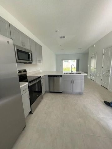 3158 SKYLINE LOOP, Kissimmee, FL 34758