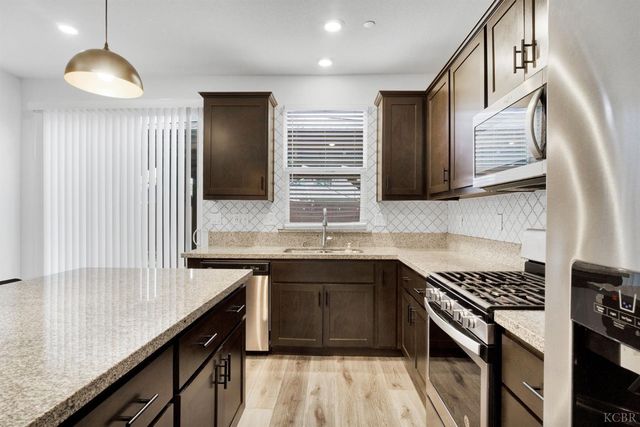 1113 Greenbrier Drive, Hanford, CA 93230