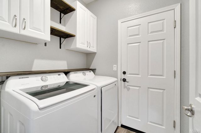 1113 Greenbrier Drive, Hanford, CA 93230