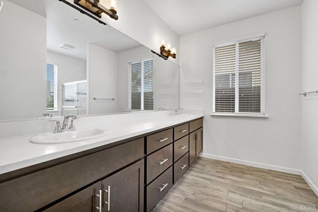 1113 Greenbrier Drive, Hanford, CA 93230