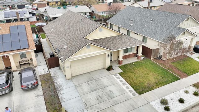 1113 Greenbrier Drive, Hanford, CA 93230