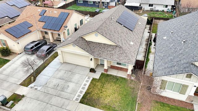 1113 Greenbrier Drive, Hanford, CA 93230