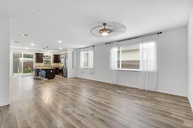 1113 Greenbrier Drive, Hanford, CA 93230