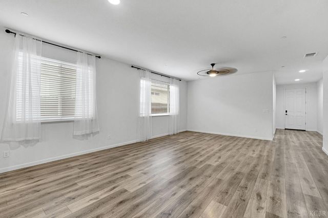 1113 Greenbrier Drive, Hanford, CA 93230