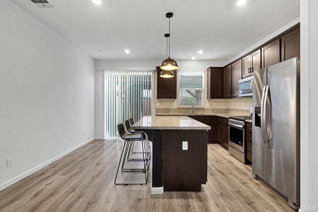 1113 Greenbrier Drive, Hanford, CA 93230