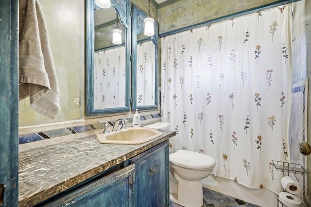 4833 13th Avenue S, Minneapolis, MN 55417