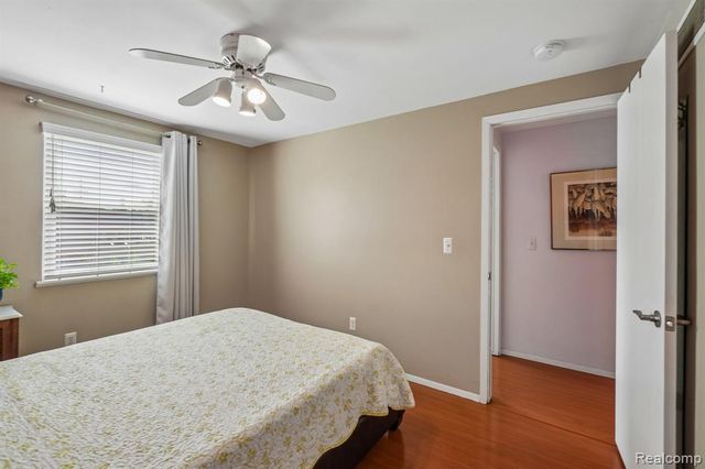 2714 Silverstone Lane, Waterford, MI 48329
