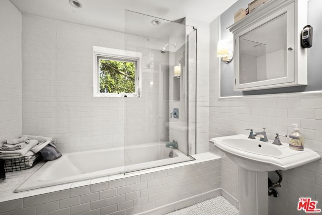 3411 Tareco Drive, Los Angeles, CA 90068