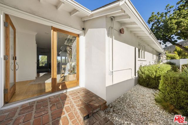 3411 Tareco Drive, Los Angeles, CA 90068