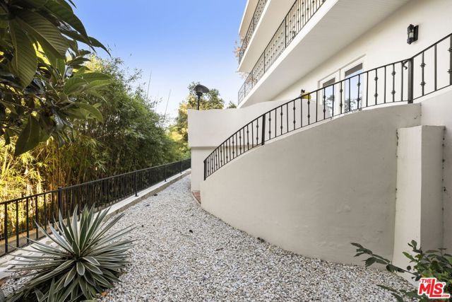 3411 Tareco Drive, Los Angeles, CA 90068