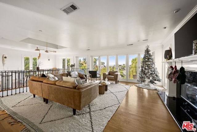 3411 Tareco Drive, Los Angeles, CA 90068