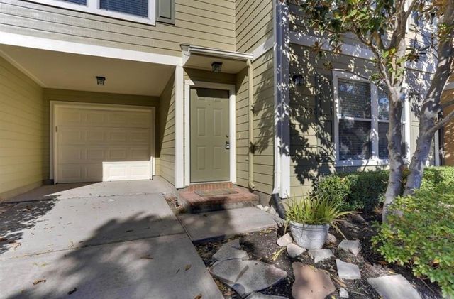 730 Redwing Place Drive, Houston, TX 77009