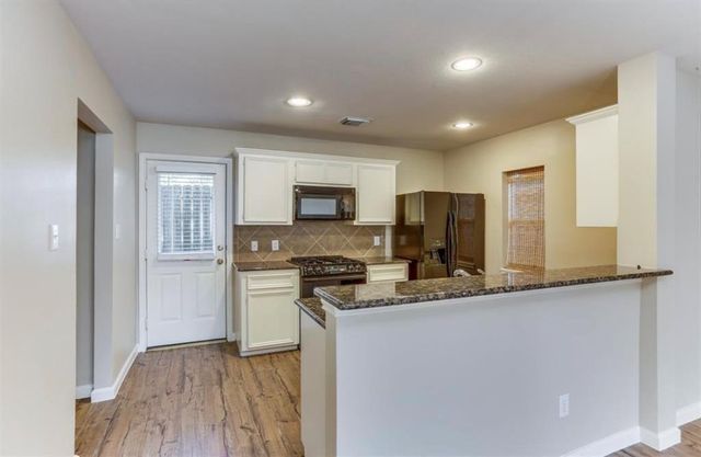 730 Redwing Place Drive, Houston, TX 77009