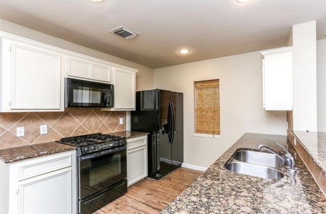 730 Redwing Place Drive, Houston, TX 77009