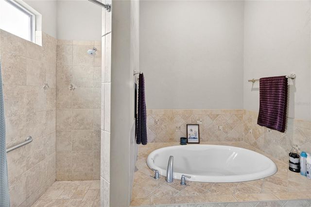 11102 NW 18TH ROAD, Gainesville, FL 32606