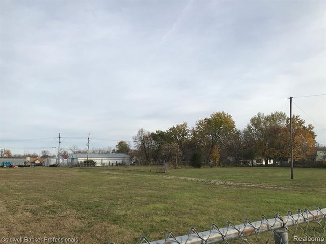 219 James Street, Lapeer, MI 48446