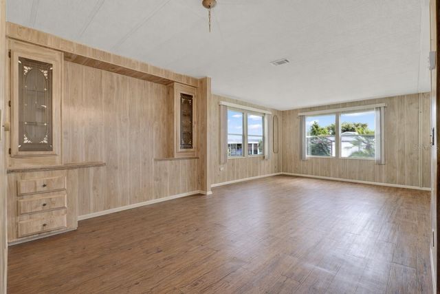 934 BLUE HERON BOULEVARD, Osteen, FL 32764