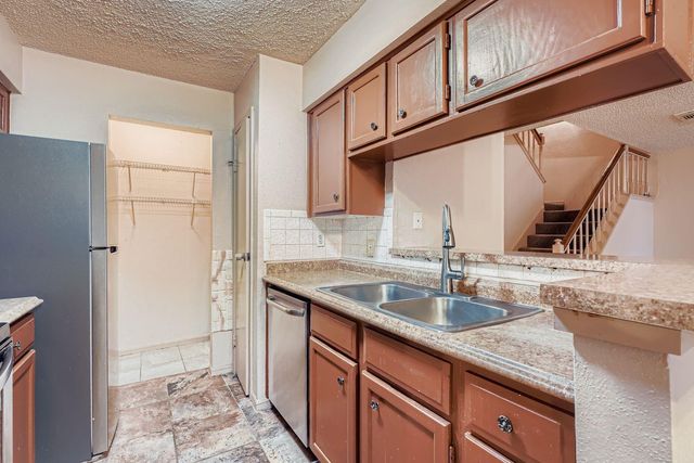 3100 Jeanetta Street 602, Houston, TX 77063