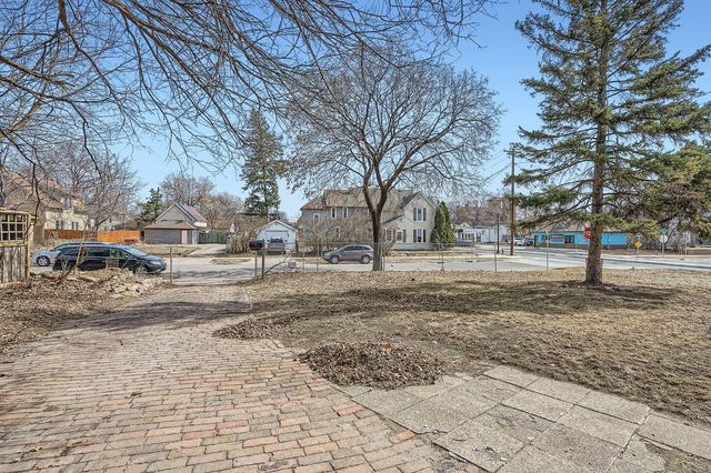 723 Lowry Avenue NE, Minneapolis, MN 55418