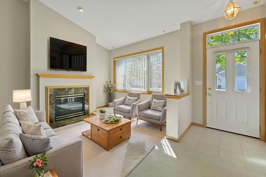 19724 Canary Path 106, Farmington, MN 55024 — exterior