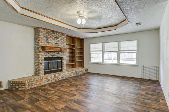 1212 E Broadway Street, Brownfield, TX 79316