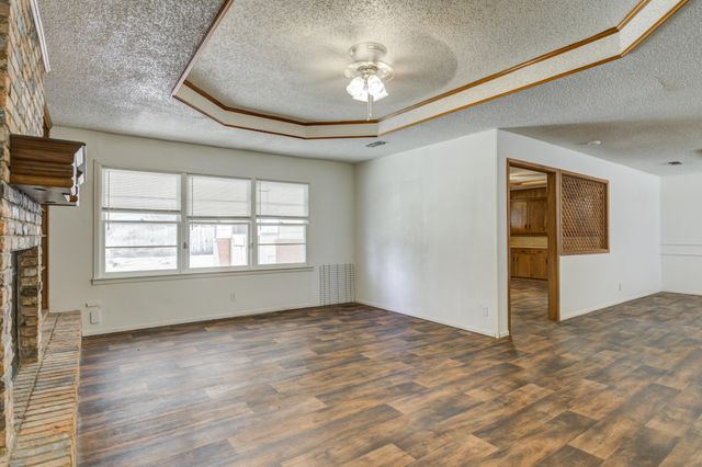 1212 E Broadway Street, Brownfield, TX 79316