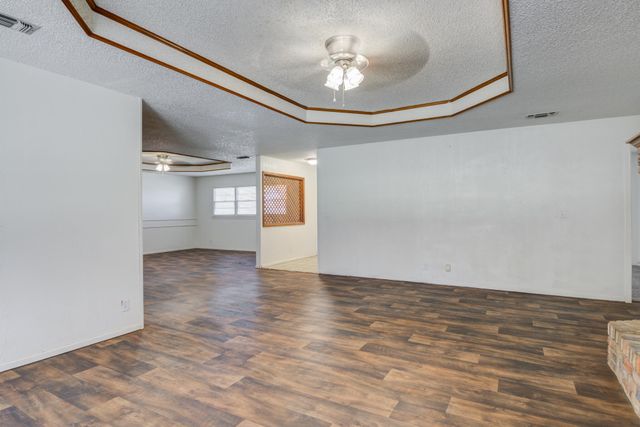 1212 E Broadway Street, Brownfield, TX 79316