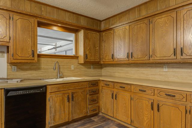 1212 E Broadway Street, Brownfield, TX 79316