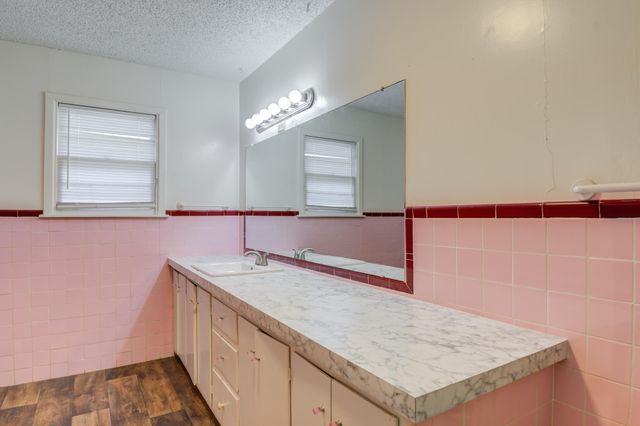 1212 E Broadway Street, Brownfield, TX 79316