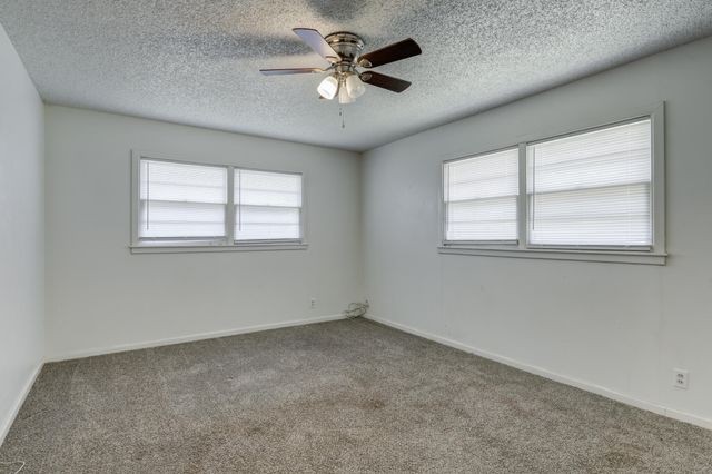 1212 E Broadway Street, Brownfield, TX 79316