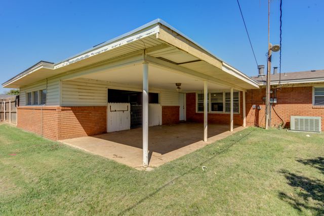 1212 E Broadway Street, Brownfield, TX 79316