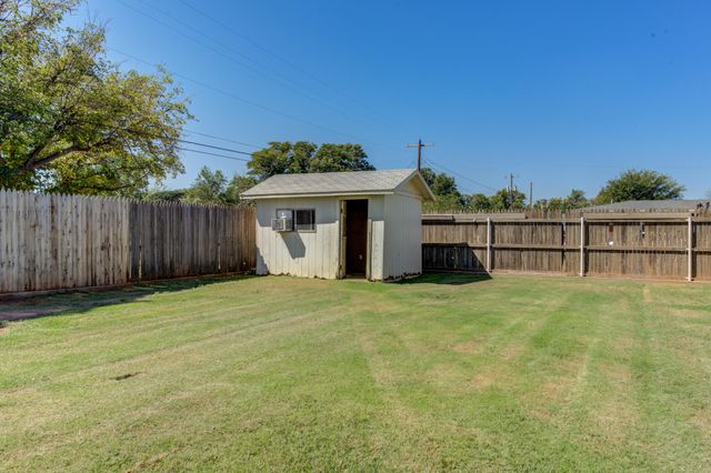 1212 E Broadway Street, Brownfield, TX 79316