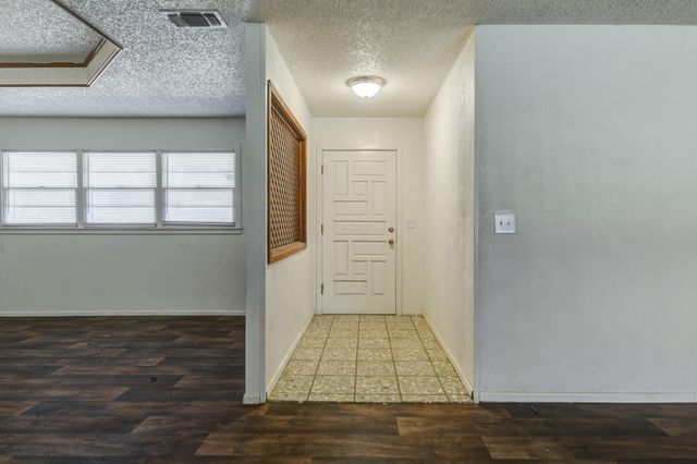 1212 E Broadway Street, Brownfield, TX 79316