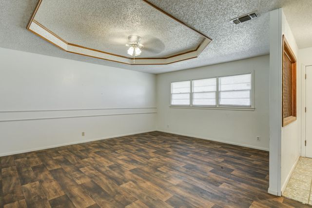 1212 E Broadway Street, Brownfield, TX 79316