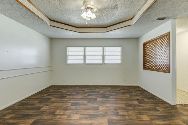 1212 E Broadway Street, Brownfield, TX 79316