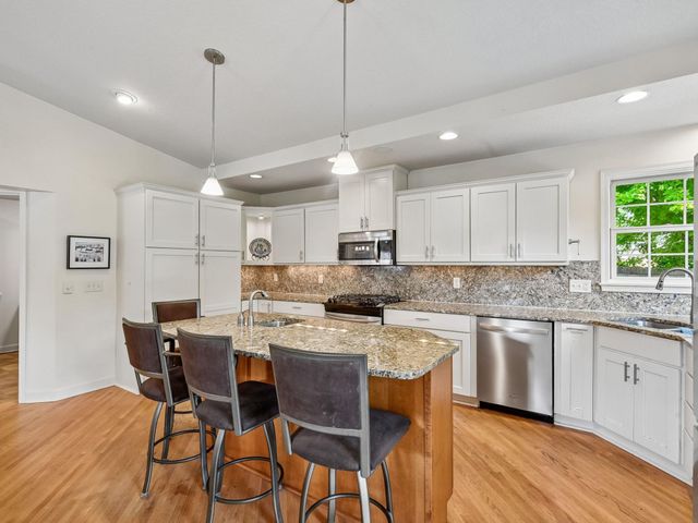 5220 Maddox Lane, Edina, MN 55436