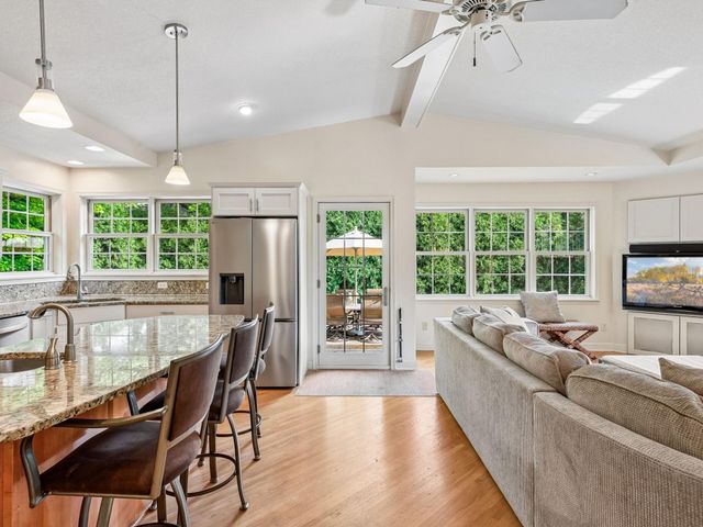 5220 Maddox Lane, Edina, MN 55436