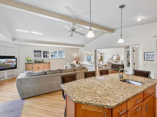 5220 Maddox Lane, Edina, MN 55436