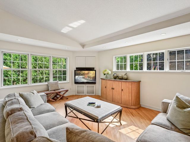 5220 Maddox Lane, Edina, MN 55436