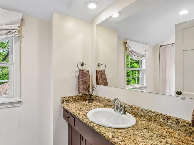 5220 Maddox Lane, Edina, MN 55436