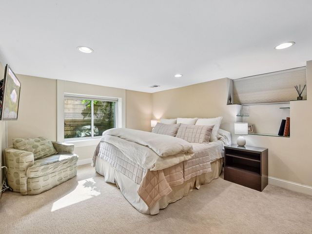 5220 Maddox Lane, Edina, MN 55436